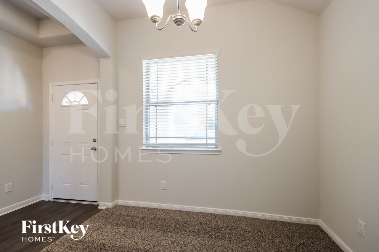 26203 Cooperstown Way - Photo 6 of 18