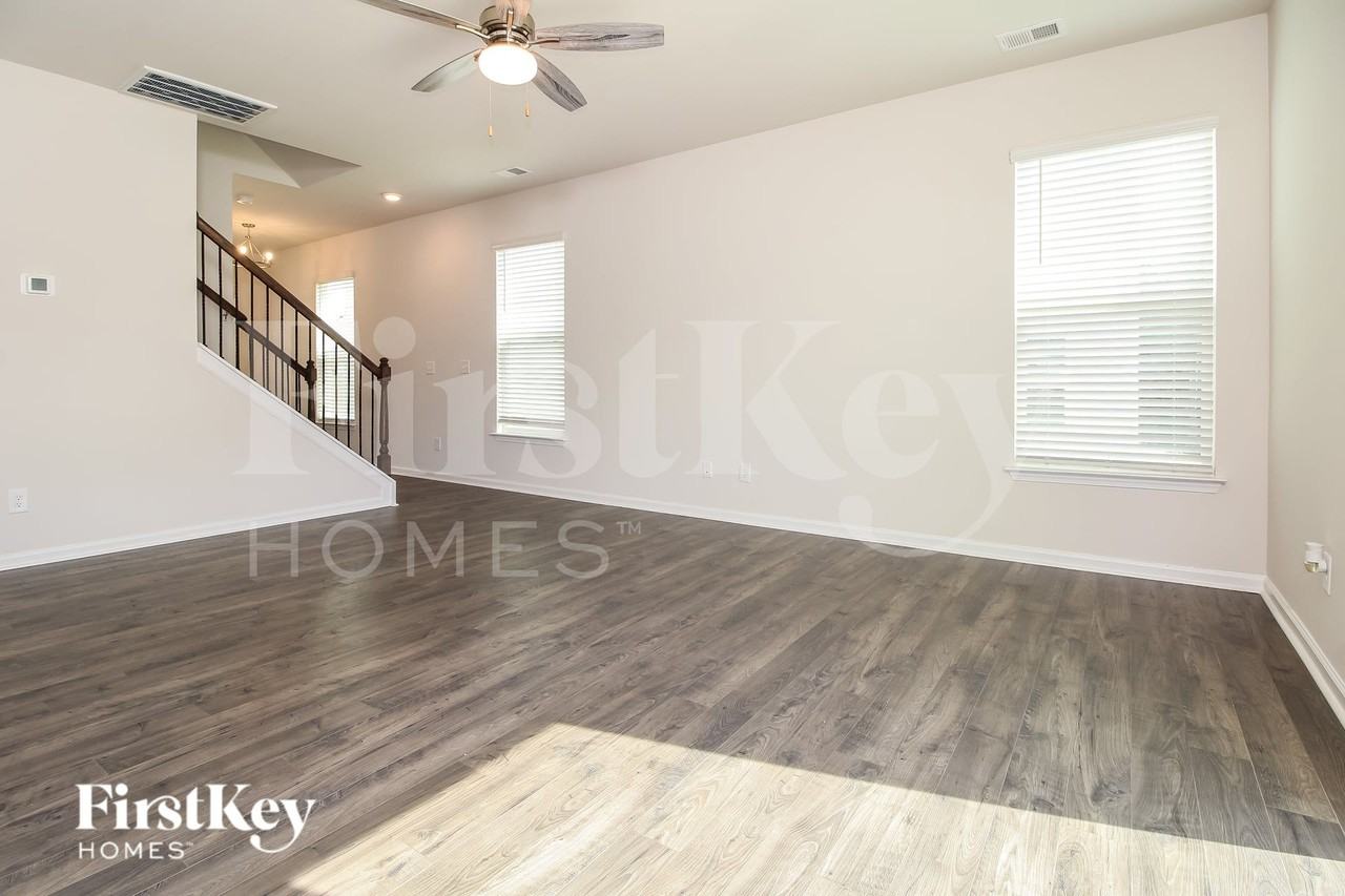212 Ashborne Ln - Photo 2 of 15