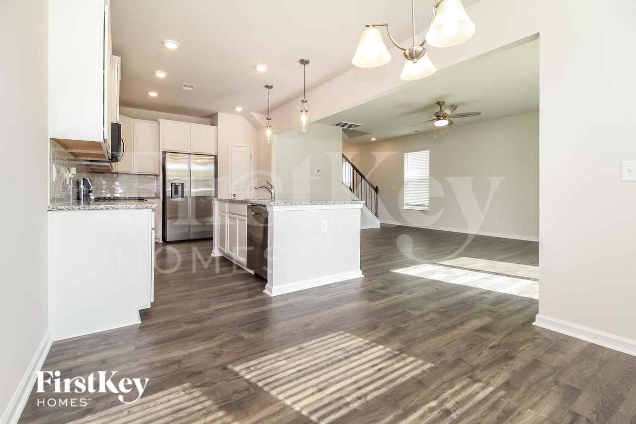 212 Ashborne Ln - Photo 4 of 15