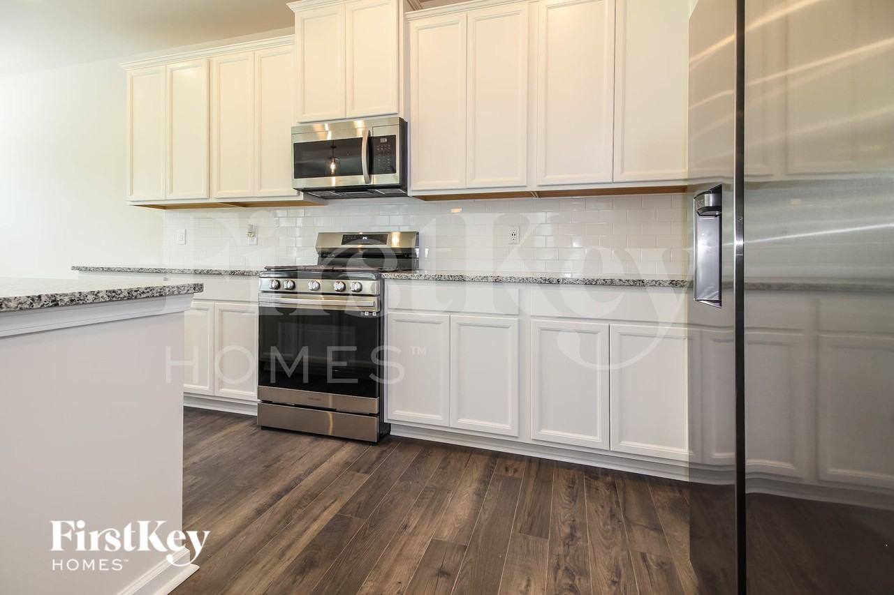 212 Ashborne Ln - Photo 6 of 15