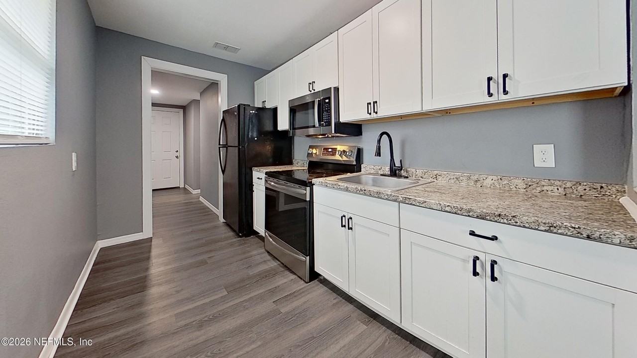 535 W 59th St - Photo 4 of 15