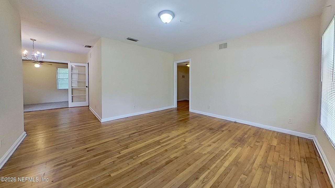 607 Garden Cliff Ct - Photo 2 of 13