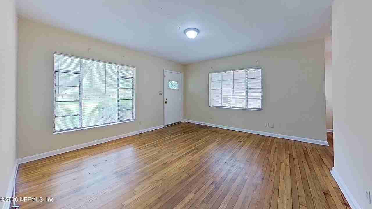 607 Garden Cliff Ct - Photo 3 of 13