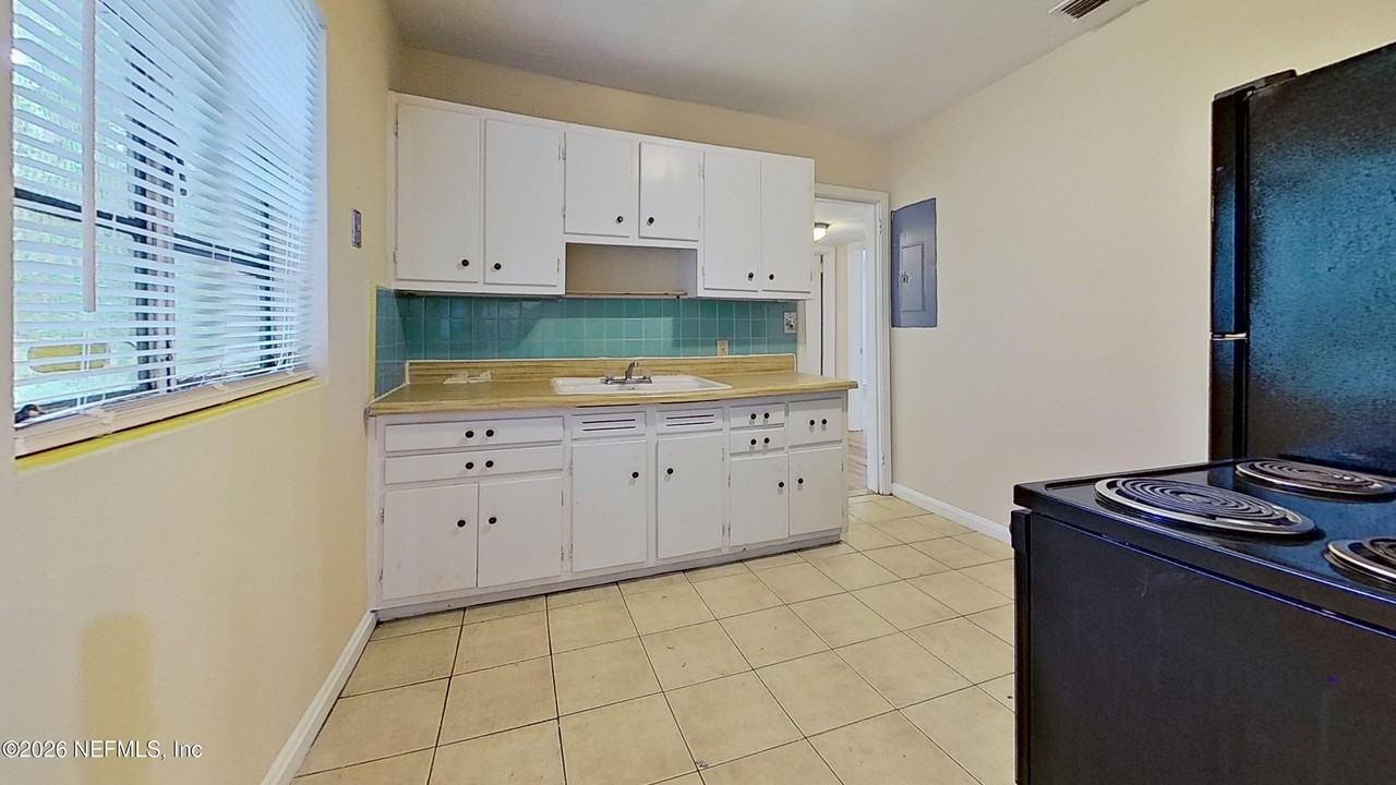 607 Garden Cliff Ct - Photo 4 of 13