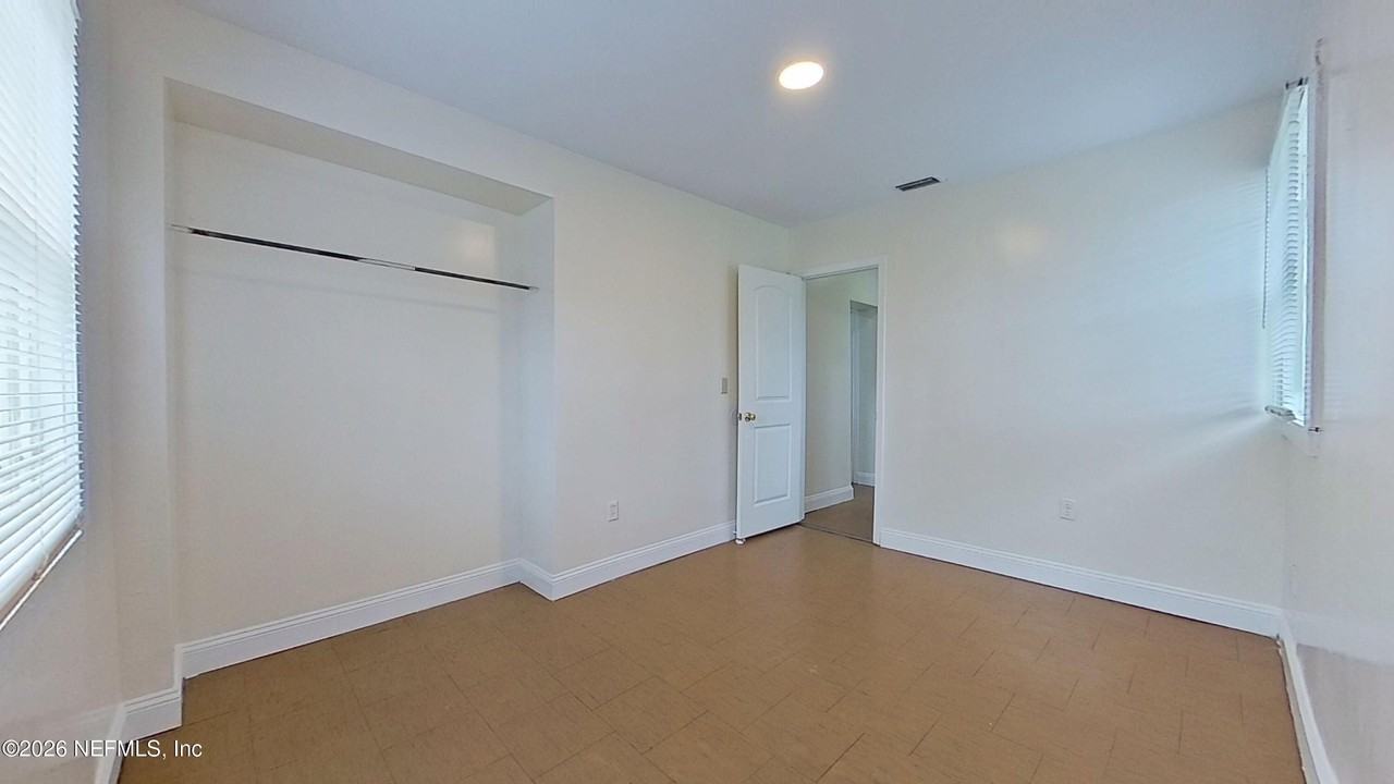 1049 Pippin St #B - Photo 7 of 11