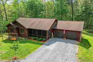 featured image of 303 Pine Ln