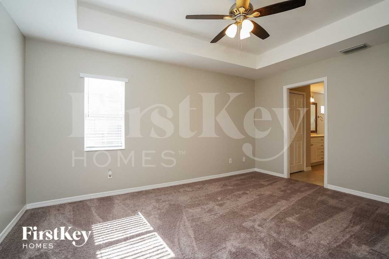 1217 Sw 35th Ter - Photo 7 of 14