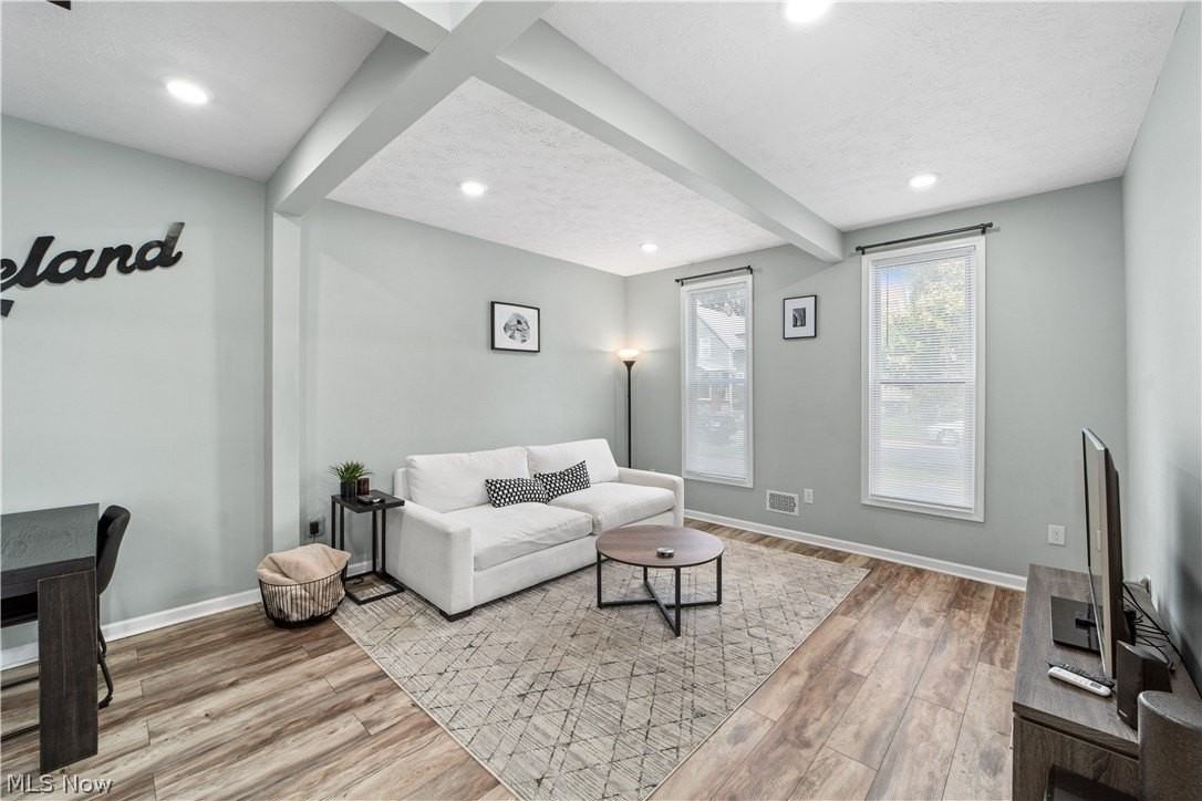 3251 Marvin Ave - Photo 4 of 25