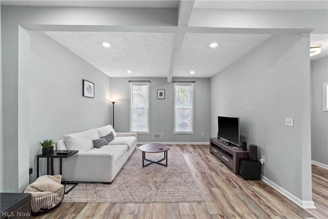 3251 Marvin Ave - Photo 5 of 25
