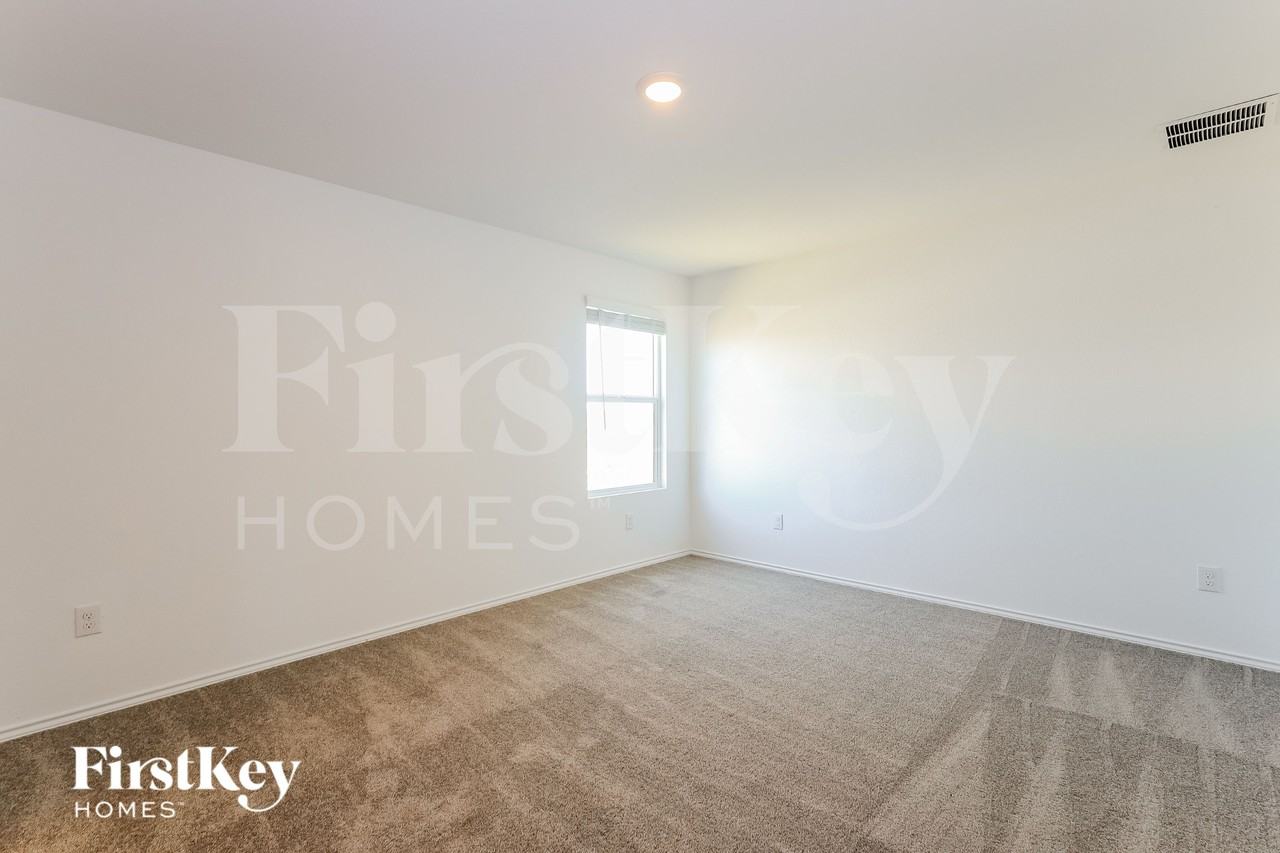 6611 Scarecrow Way - Photo 7 of 16