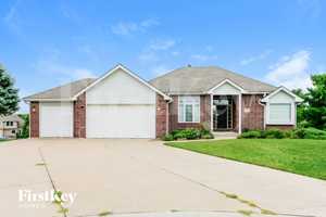 featured image of 15541 Pine Rdg