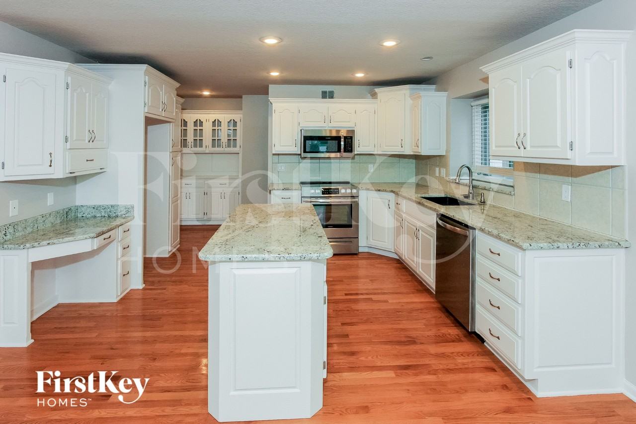 15541 Pine Rdg - Photo 5 of 16