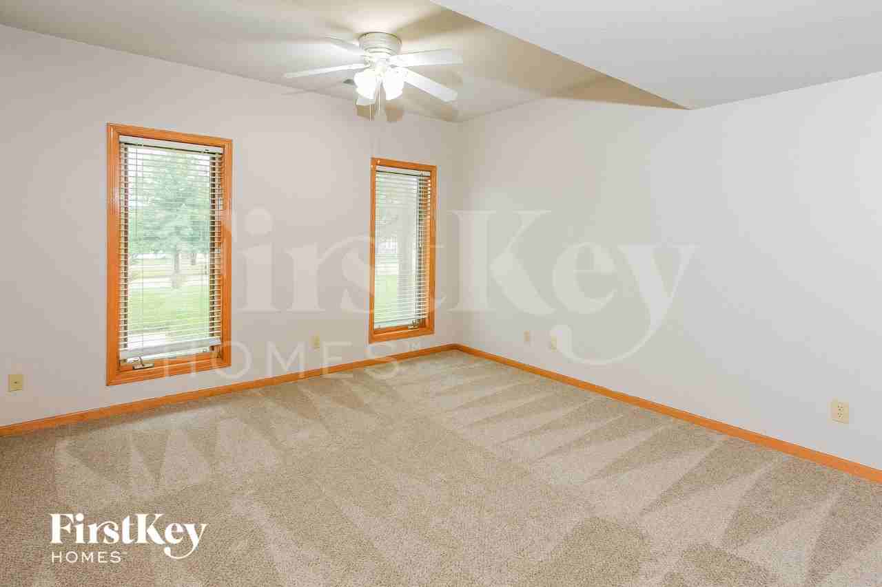 15541 Pine Rdg - Photo 7 of 16