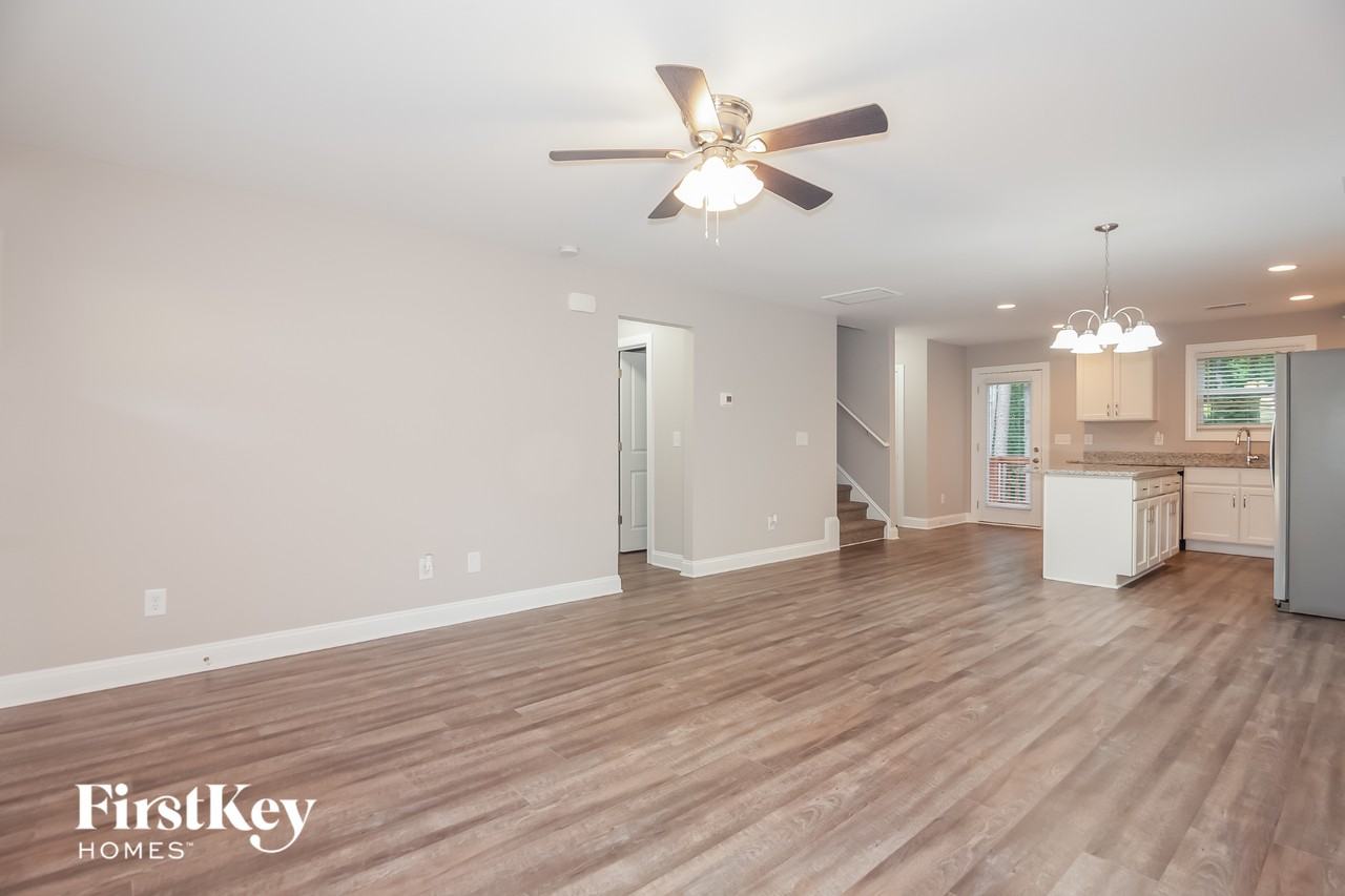 204 King David Ln - Photo 4 of 15