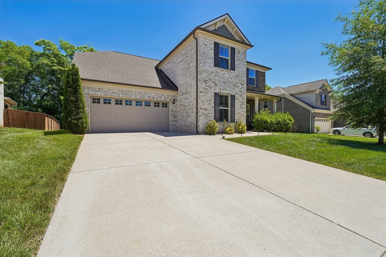 222 Rosemary Way - Photo 2 of 28