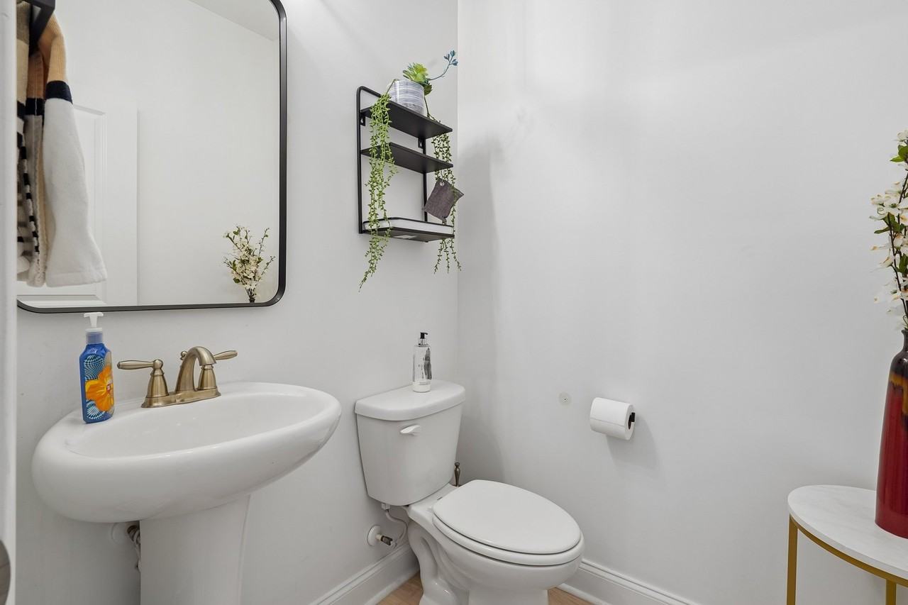222 Rosemary Way - Photo 4 of 28