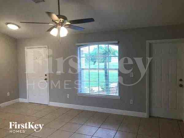 3707 7th St W - Photo 3 of 12