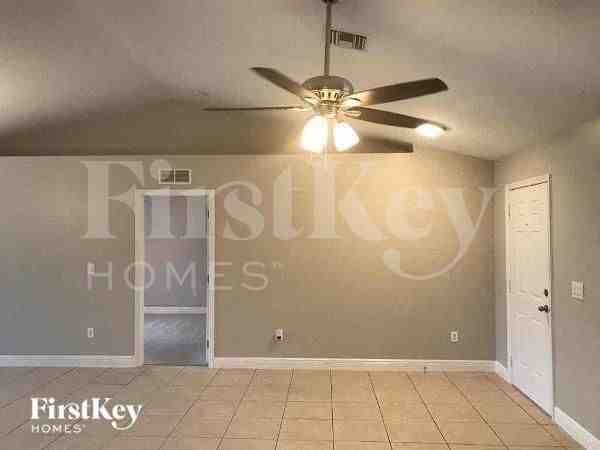 3707 7th St W - Photo 4 of 12