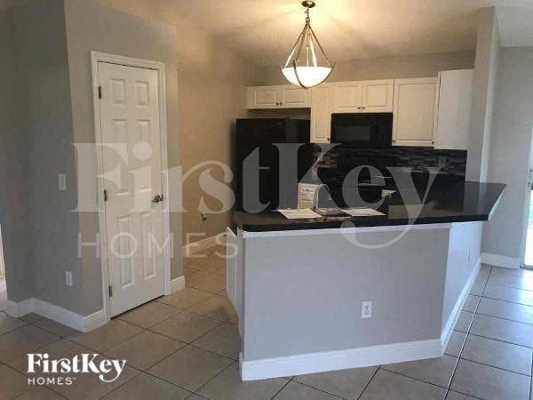 3707 7th St W - Photo 6 of 12