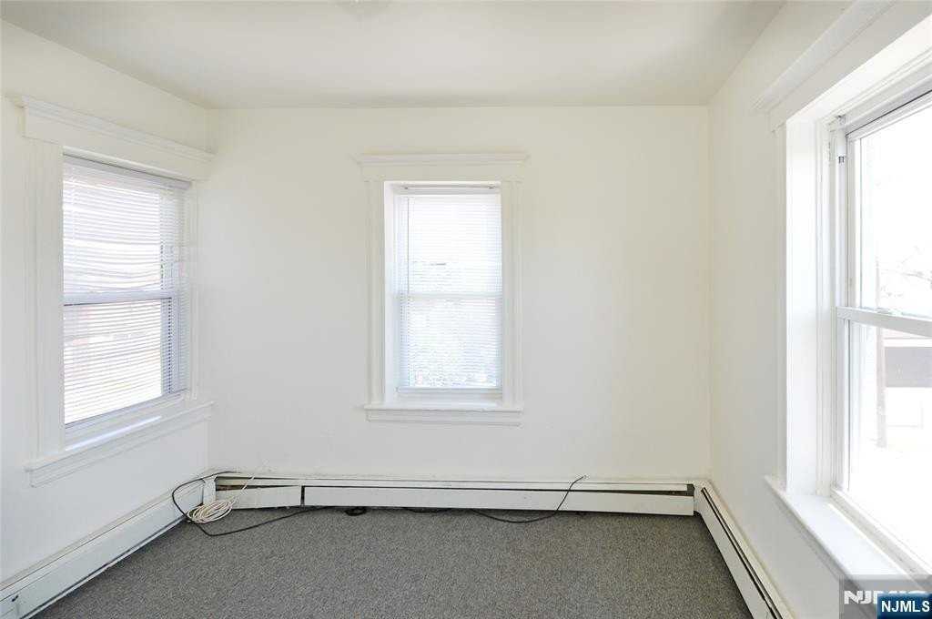 39 Lodi St #2 - Photo 4 of 14