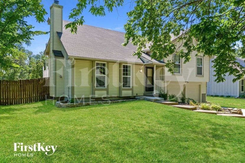 8617 Stearns Ave - Photo 2 of 15