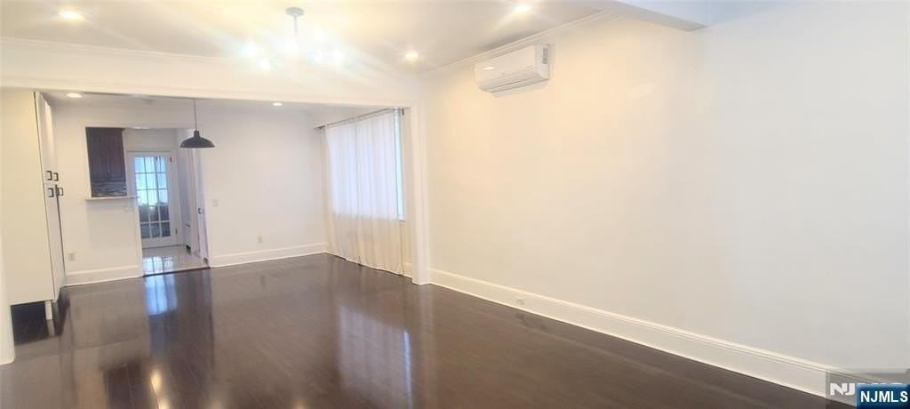 524 Oregon Ave - Photo 3 of 32