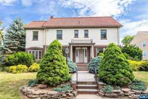 featured image of 22 Serafin Pl