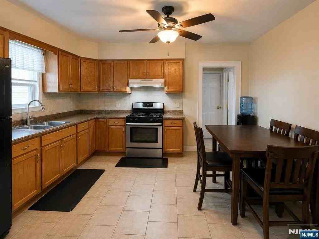 215 Saddle River Rd #1 - Photo 4 of 9