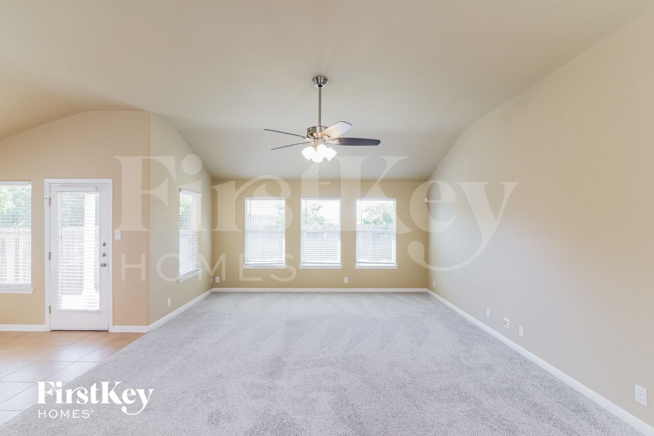 5622 Wayne Path - Photo 3 of 16
