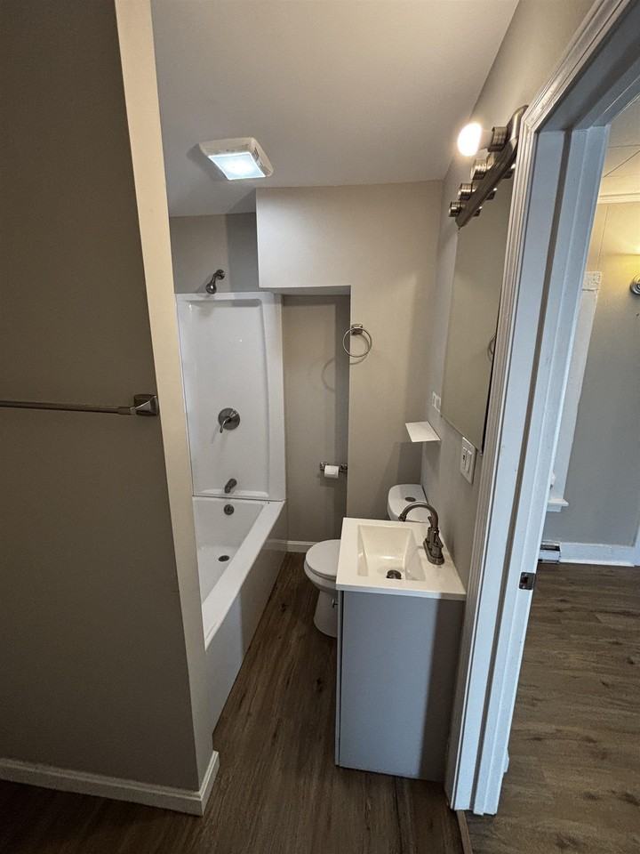 66 Richmond Rd #C - Photo 4 of 13