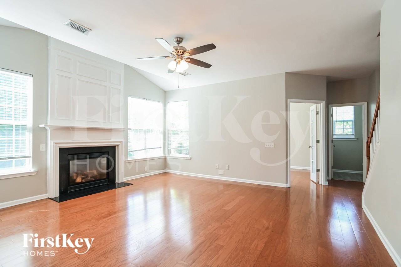 1905 Arbor Crest Ct - Photo 3 of 16