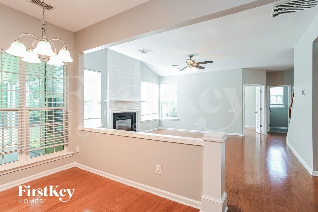 1905 Arbor Crest Ct - Photo 6 of 16