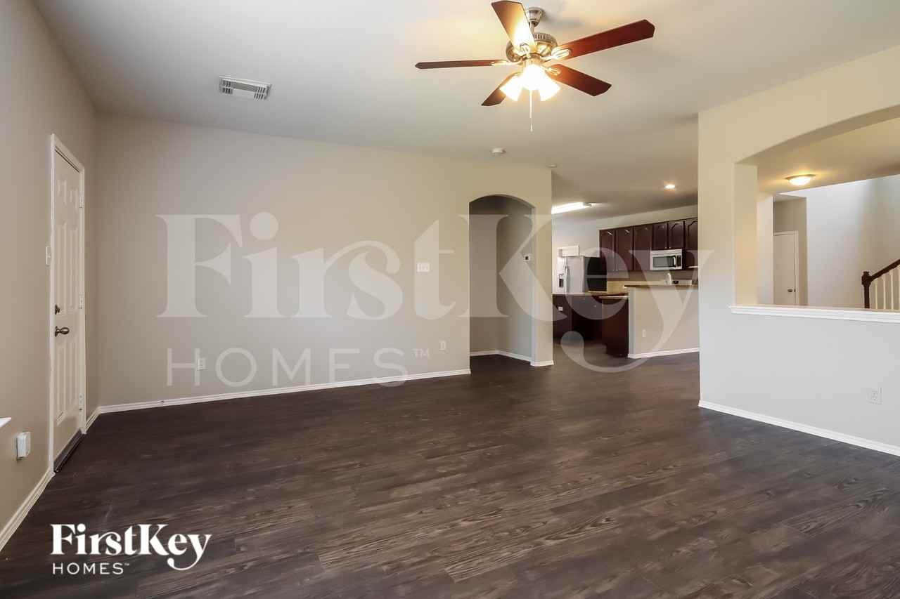 8610 Sunny Gallop Dr - Photo 5 of 19