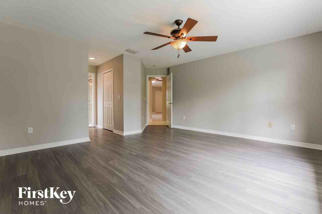 2463 Alesio Ave - Photo 3 of 15