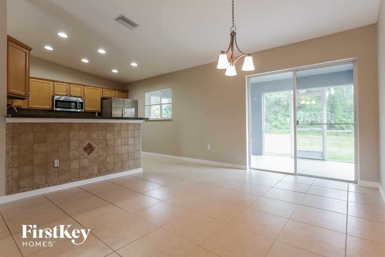 2463 Alesio Ave - Photo 4 of 15