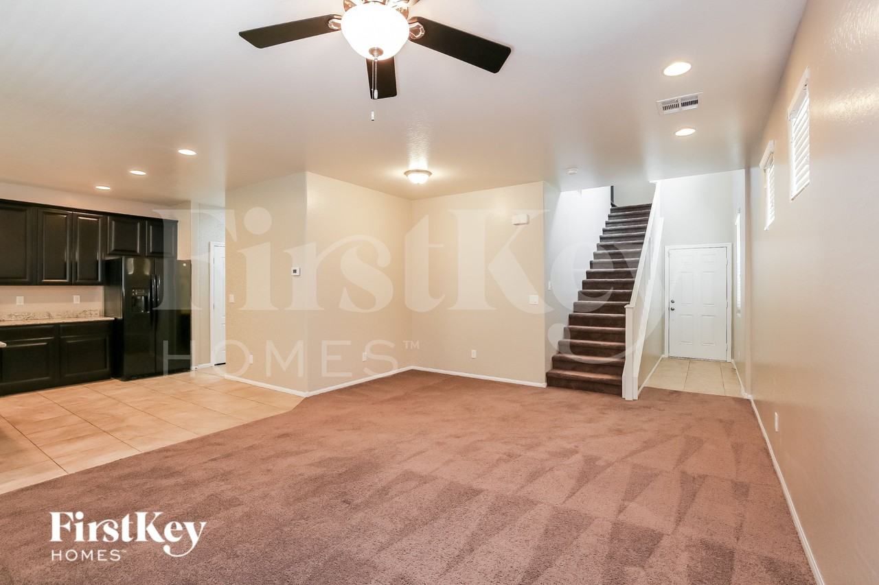 9337 Pearblossom Sky Ave - Photo 3 of 18