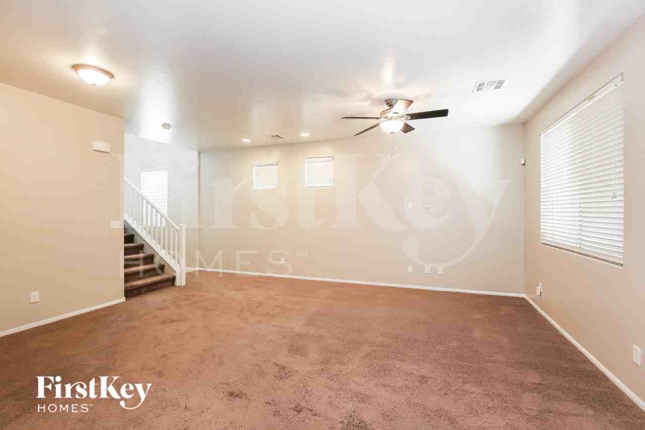 9337 Pearblossom Sky Ave - Photo 4 of 18