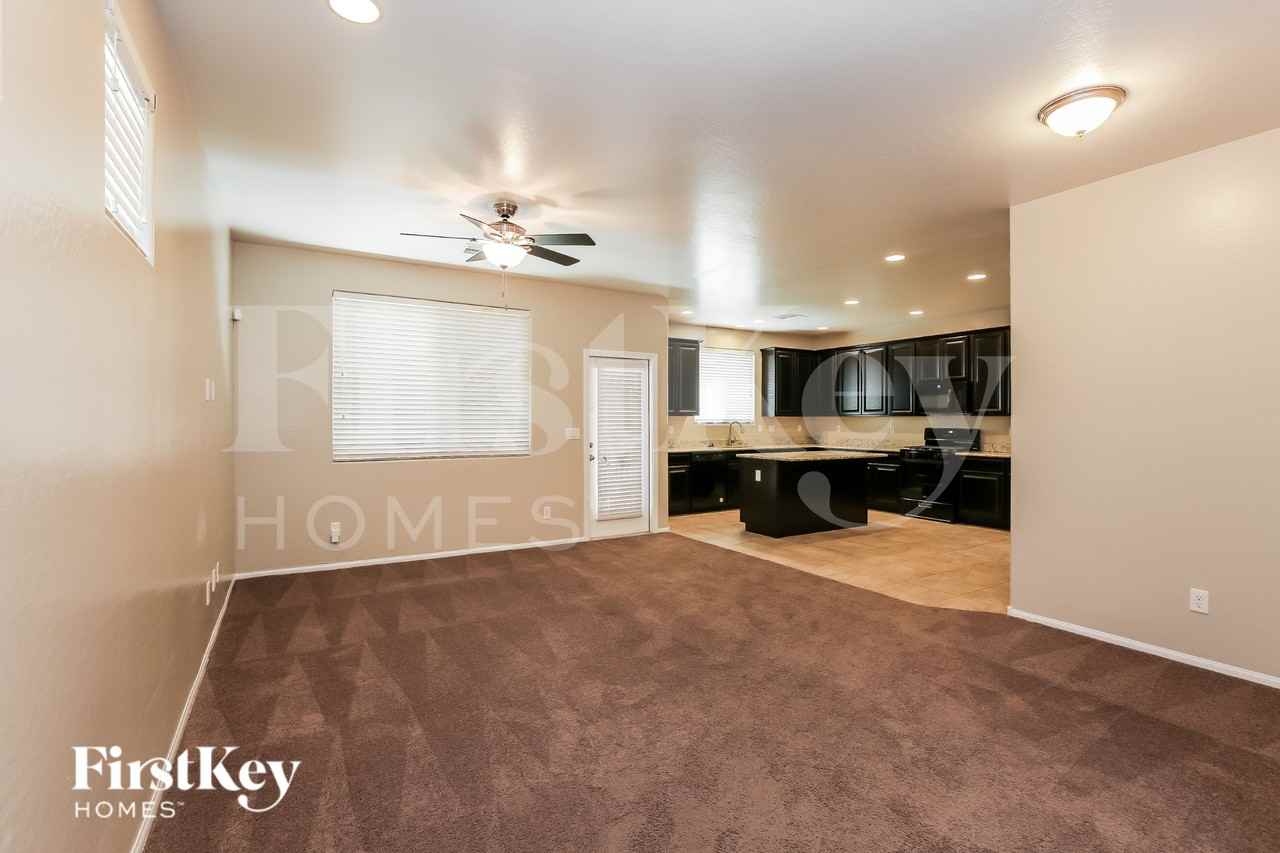 9337 Pearblossom Sky Ave - Photo 6 of 18