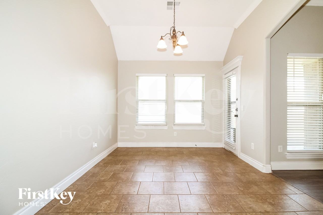 2604 Busheywood Dr - Photo 7 of 19