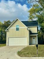 featured image of 103 E 15th St