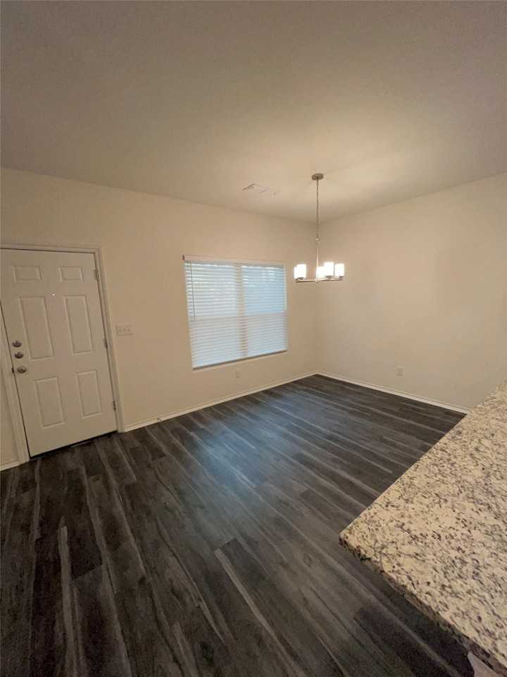 103 E 15th St - Photo 6 of 17