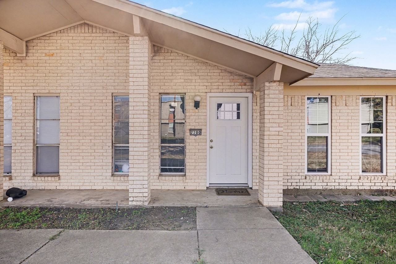 7700 Mary Dr #7702 - Photo 5 of 23