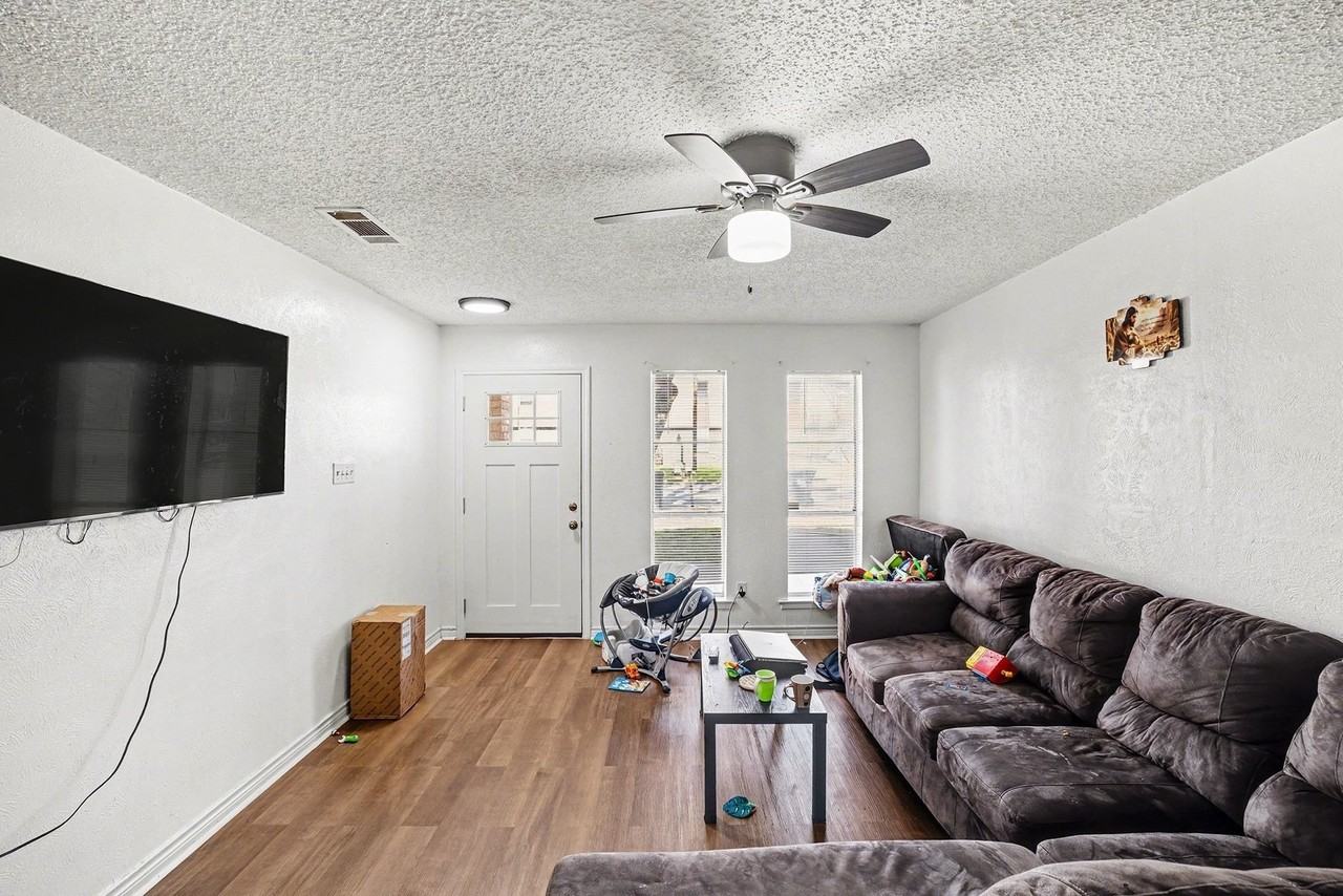 7700 Mary Dr #7702 - Photo 6 of 23
