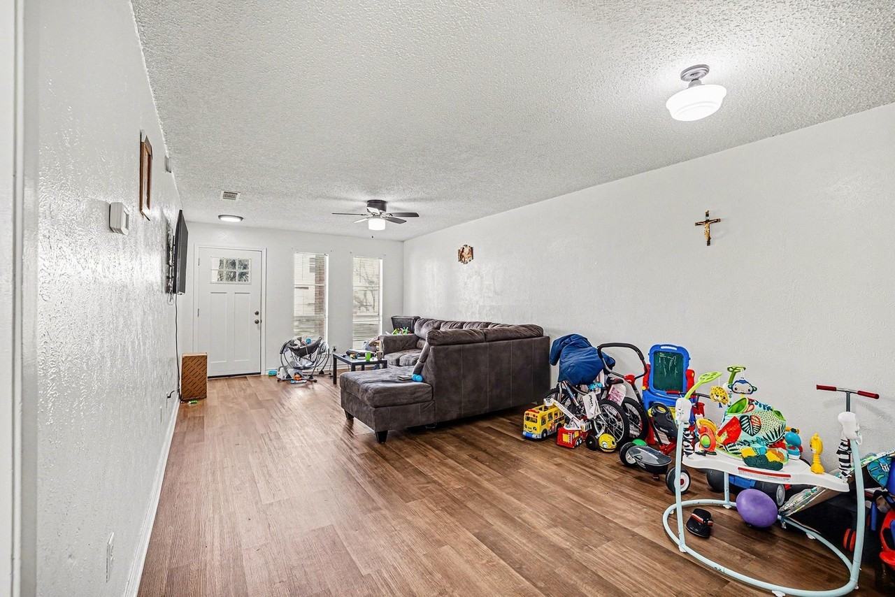 7700 Mary Dr #7702 - Photo 7 of 23