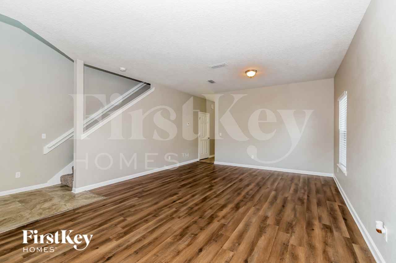 7266 Rampart Ridge Cir E - Photo 4 of 19