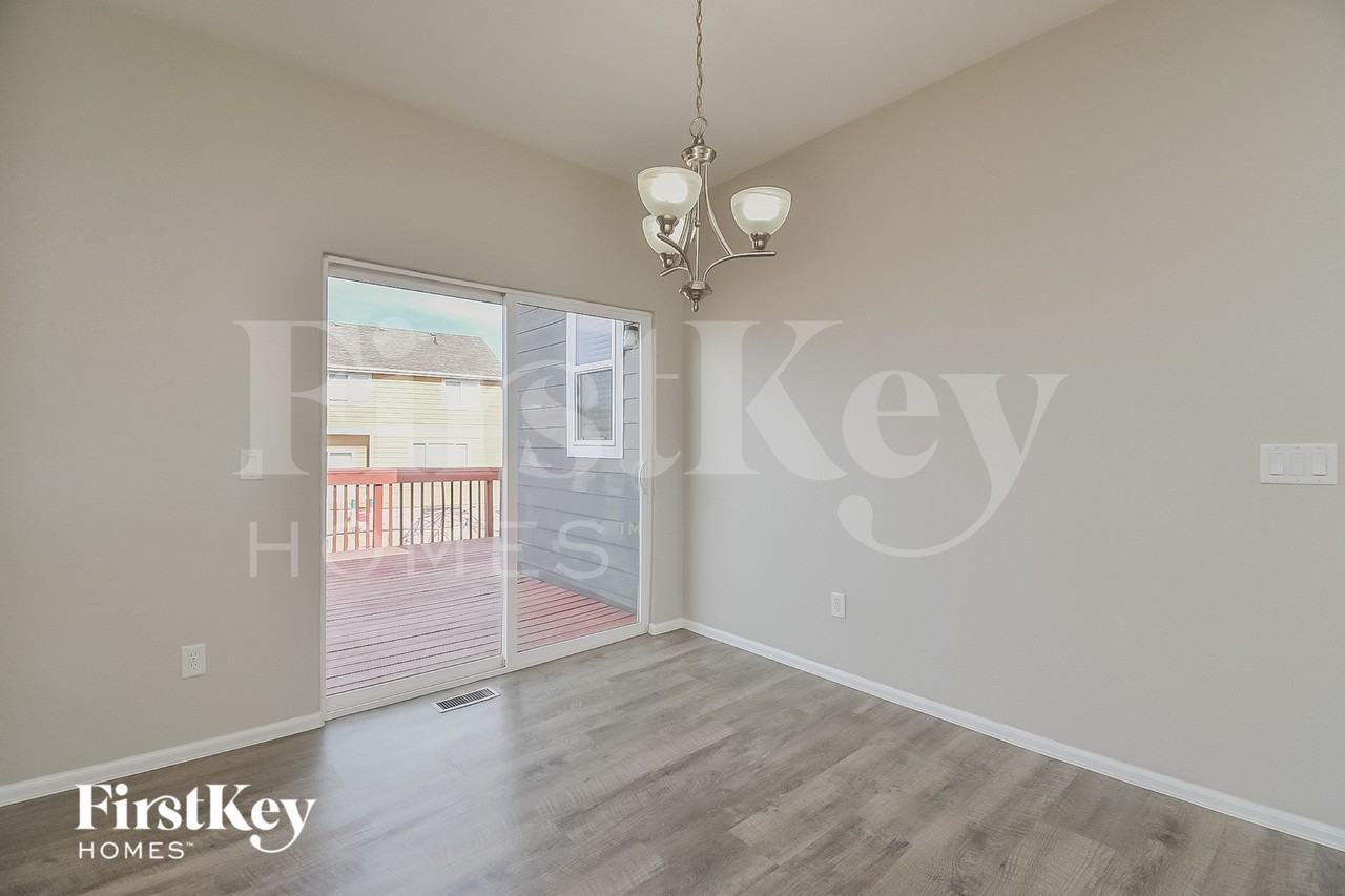 7976 Cairn Ct - Photo 4 of 15