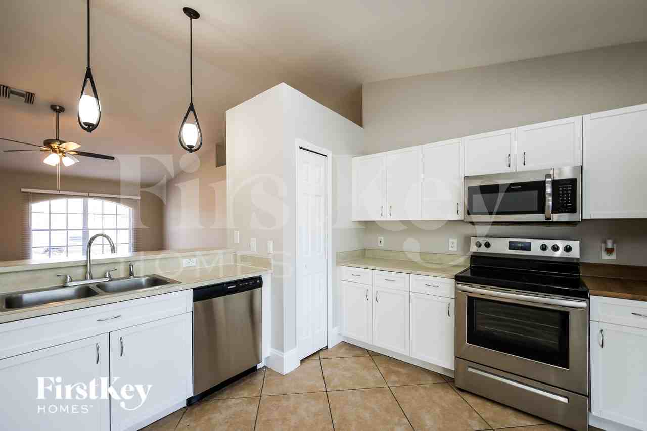 1822 Nw Embers Ter - Photo 7 of 18