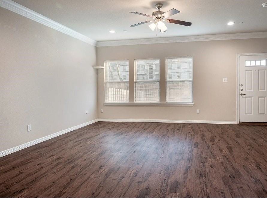 2705 Vine Ct - Photo 2 of 24