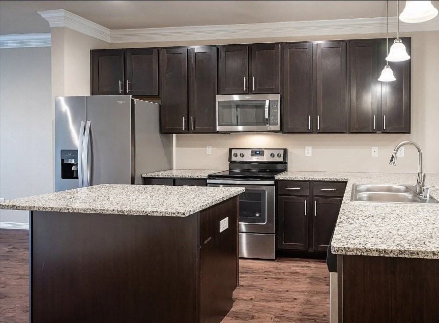 2705 Vine Ct - Photo 4 of 24