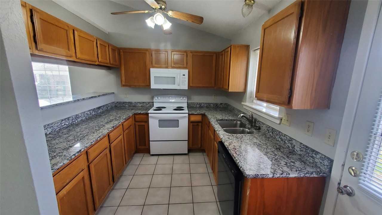 817 Denmark Dr - Photo 5 of 12